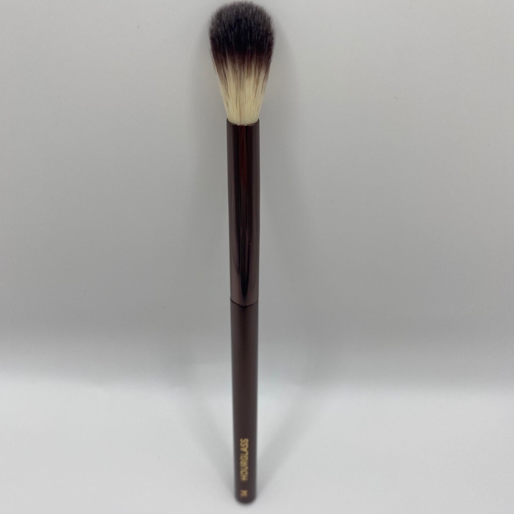 HOURGLASS No. 14 Detail Setting Brush New NO BOX MSRP $40
